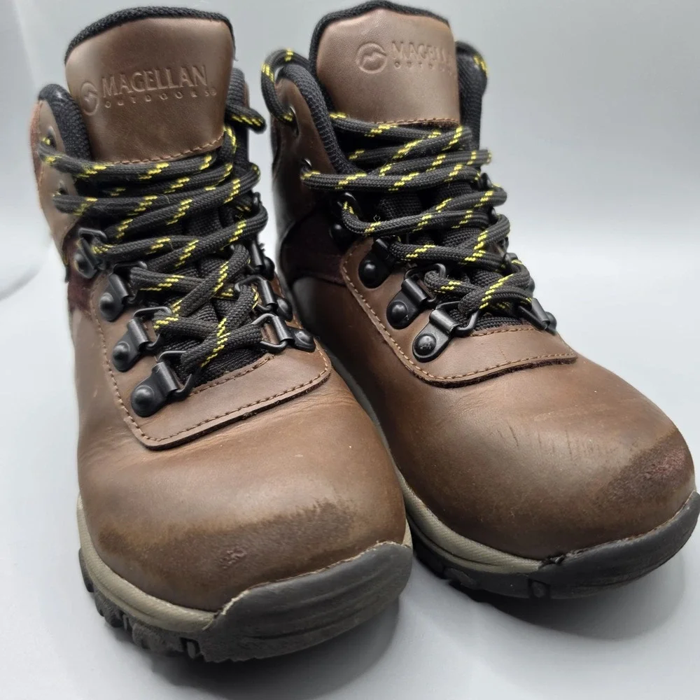 Magellan Outdoors Boys Hiking Boots Size 7D Brown Black Leather Lace Up